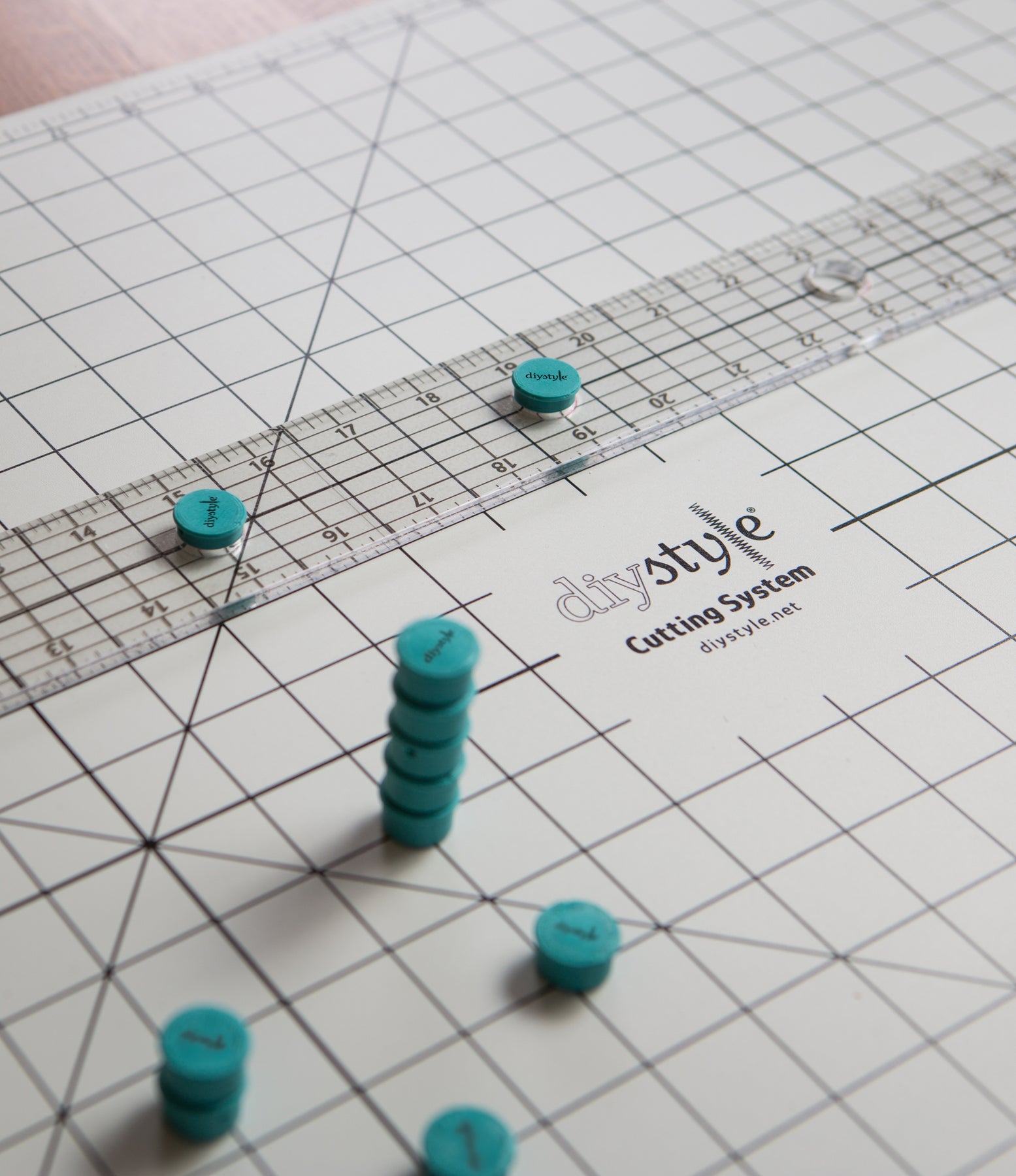 DIYStyle® MAGNETIC Pattern and Cutting System – DIYStyle Shop